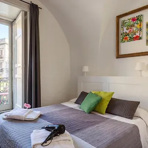 Da Gianni E Lucia With Bathroom In The Center Gasthuis Catánia